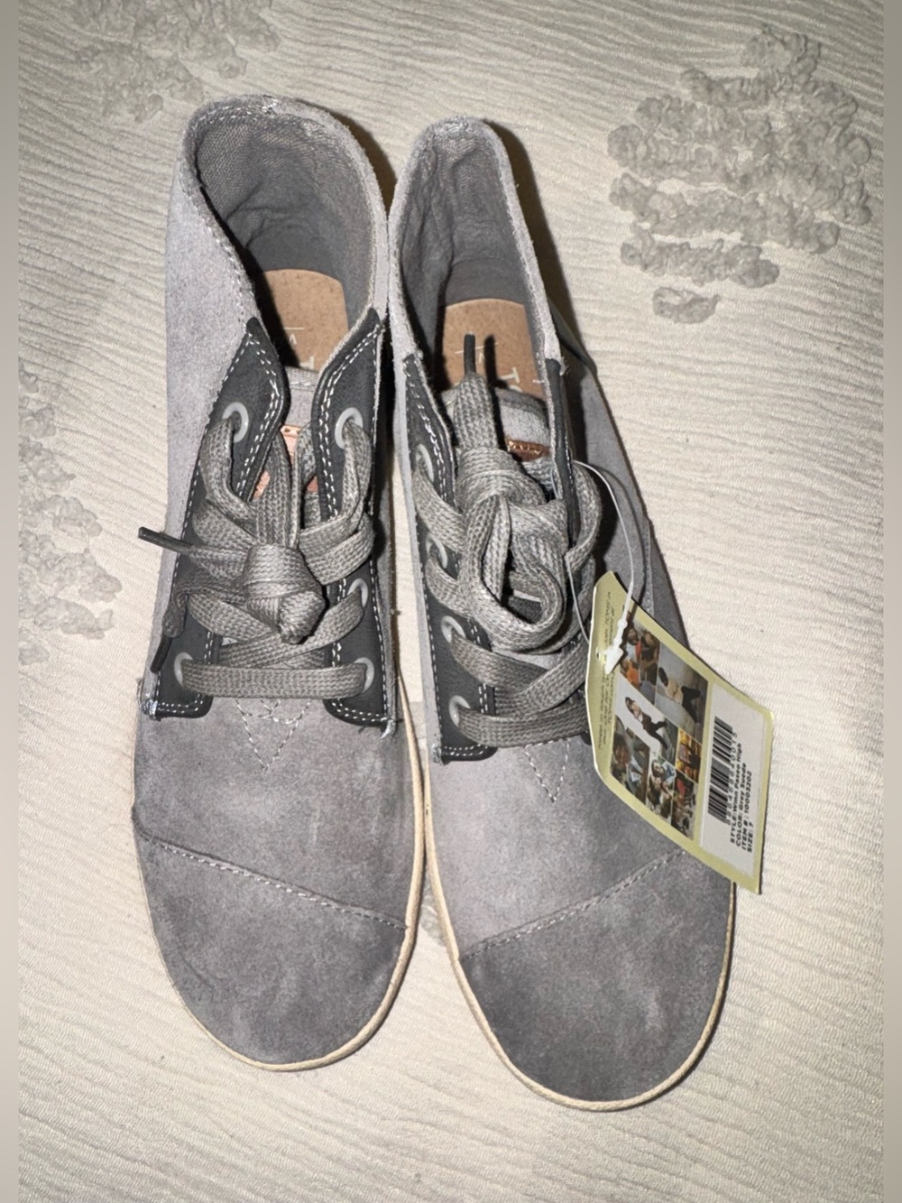 Toms Paseo High Sneakers NWT